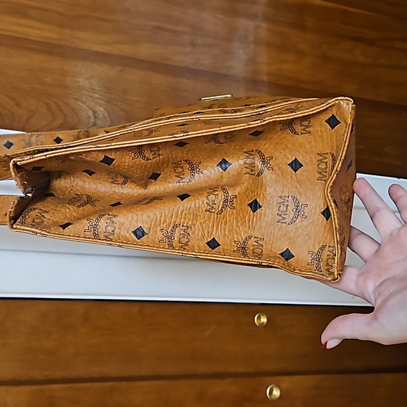 MCM Brown Visetos Shoulder Bag - Picture 4 of 11